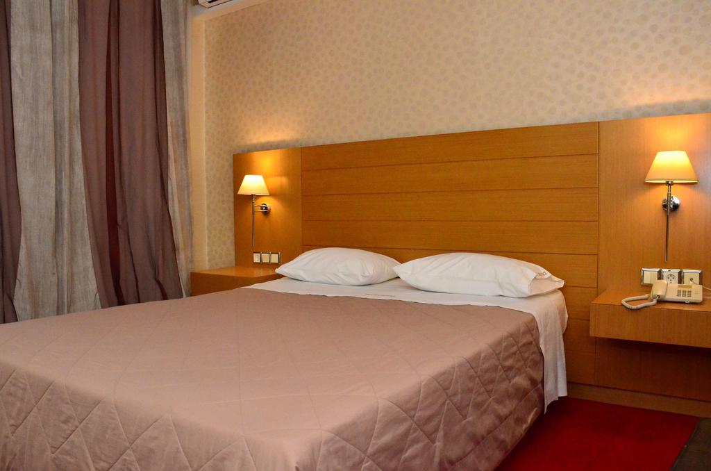 Deves Hotel Nafplio Exterior foto