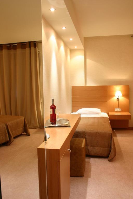 Deves Hotel Nafplio Zimmer foto