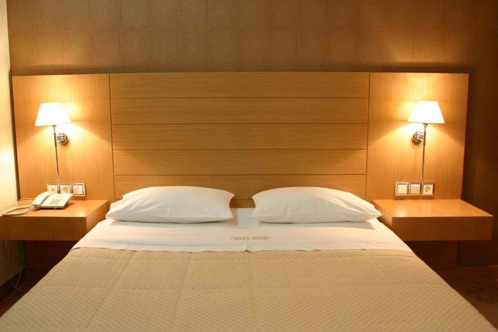 Deves Hotel Nafplio Zimmer foto