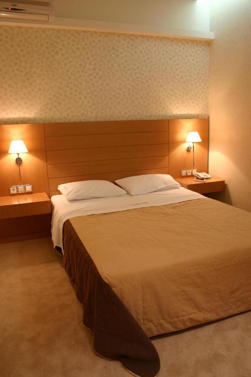 Deves Hotel Nafplio Zimmer foto