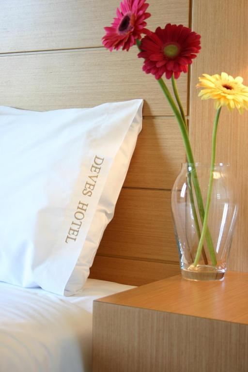 Deves Hotel Nafplio Zimmer foto