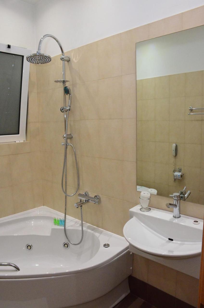 Deves Hotel Nafplio Exterior foto